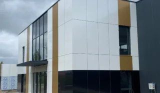  BUREAUX 123 m² SAINT MARTIN DES CHAMPS