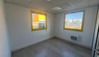  BUREAUX 735 M² CARQUEFOU