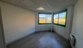  BUREAUX 735 M² CARQUEFOU