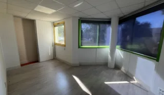 BUREAUX 735 M² CARQUEFOU