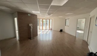  BUREAUX 735 M² CARQUEFOU
