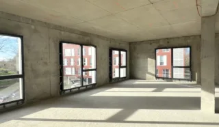  BUREAUX 100 M²  CHARTRES-DE-BRETAGNE