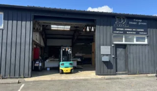  LOCAL D'ACTIVITES VITRE 395 m²