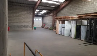  LOCAL D'ACTIVITES VITRE 395 m²