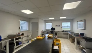  BUREAUX 98 m² COUËRON