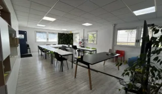  BUREAUX 98 m² COUËRON