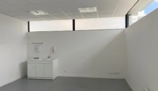  BUREAUX 45 m² LOPERHET