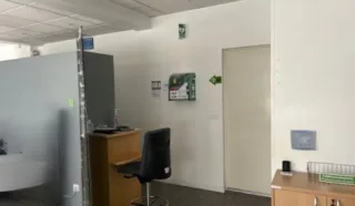  LOCAUX COMMERCIAUX AURAY 155 m²
