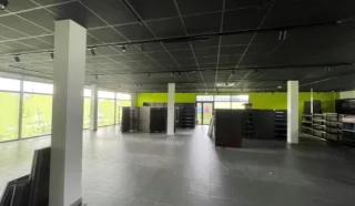 LOCAL COMMERCIAL 410 m² LANDERNEAU