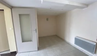  BUREAUX / LOCAUX COMMERCIAUX LANVALLAY 92 m²