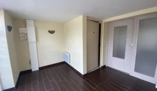  BUREAUX / LOCAUX COMMERCIAUX LANVALLAY 92 m²