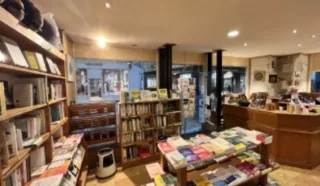 A SAISIR  BEL EMPLACEMENT D'ANGLE sur une artère commerçante 83 m² NANTES