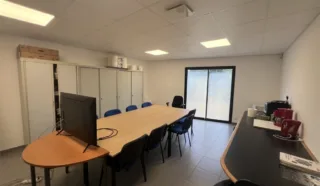  BATIMENT INDEPENDANT BUREAUX 240 m² REZE