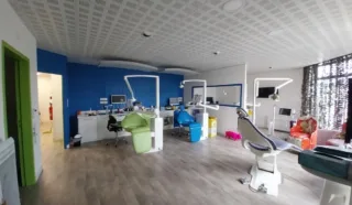  LOCAUX PROFESSIONNELS 149 m² LANDERNEAU