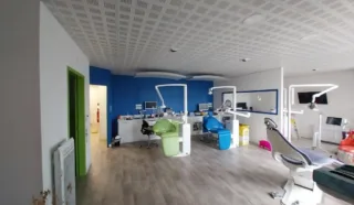  LOCAUX PROFESSIONNELS 149 m² LANDERNEAU