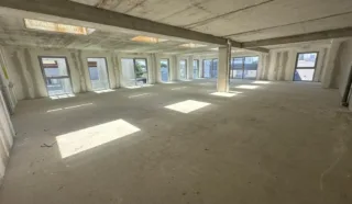  BUREAUX NEUFS 178 m² LORIENT LA BASE