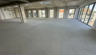  BUREAUX NEUFS 178 m² LORIENT LA BASE