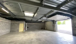  BUREAUX / LOCAUX COMMERCIAUX TADEN 375 m²