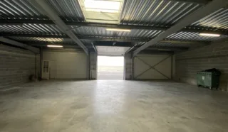  BUREAUX / LOCAUX COMMERCIAUX TADEN 375 m²