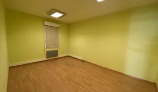  BUREAUX / LOCAUX COMMERCIAUX TADEN 375 m²