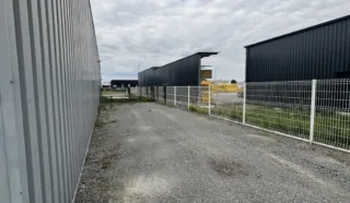  LOCAUX D'ACTIVITÉS 270 M² NORT-SUR-ERDRE