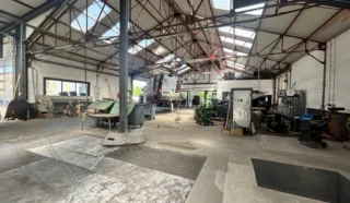  LOCAL D'ACTIVITES PACE 800 m²
