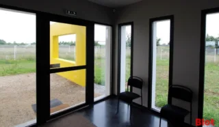  LOCAUX D'ACTVITÉS 577 M²