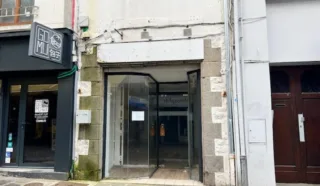  LOCAUX COMMERCIAUX 150 m² ST BRIEUC