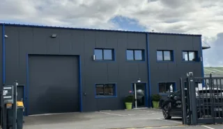  BUREAUX AVEC STOCKAGE CAUDAN 590 m²