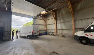  LOCAUX D'ACTIVITÉS 251 M² PUCEUL