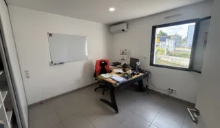  LOCAUX D'ACTIVITÉS 251 M² PUCEUL