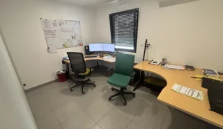  LOCAUX D'ACTIVITÉS 251 M² PUCEUL