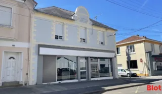  LOCAUX COMMERCIAUX 100 M² SAINT BREVIN LES PINS