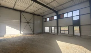 CELLULE D'ACTIVITÉS 211 m² GRANDCHAMPS DES FONTAINES