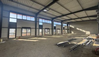  CELLULE D'ACTIVITÉS 211 m² GRANDCHAMPS DES FONTAINES