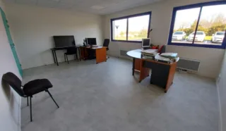  BUREAUX 295 M² TREILLIERES