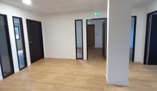  BUREAUX 240 m² GUIPAVAS