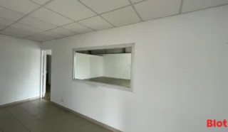  LOCAUX D'ACTIVITÉS 196 M² SAINT ANDRE DES EAUX
