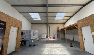  LOCAUX D'ACTIVITÉS 182 M² LES SORINIERES