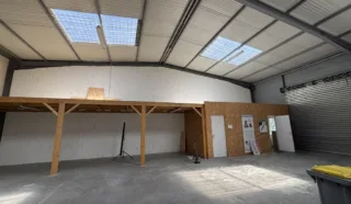  LOCAUX D'ACTIVITÉS 182 M² LES SORINIERES