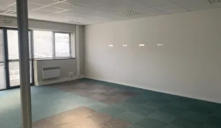  BUREAUX 93 M² CARQUEFOU