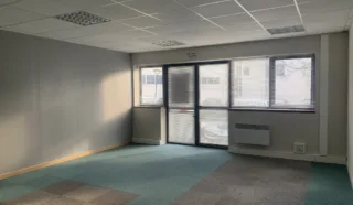  BUREAUX 93 M² CARQUEFOU