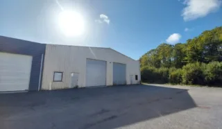  LOCAUX D'ACTIVITÉS 396 M² GUÉRANDE