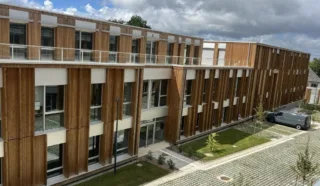  BUREAUX 833 m² SAINT-JACQUES-DE-LA-LANDE