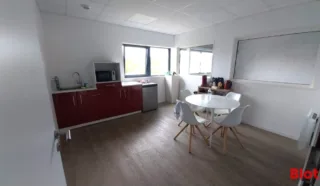  BUREAUX SAINT-MELOIR-DES-ONDES 510 m²