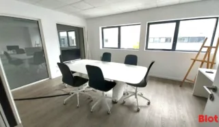  BUREAUX SAINT-MELOIR-DES-ONDES 510 m²