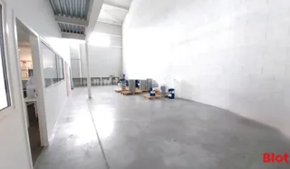  BUREAUX SAINT-MELOIR-DES-ONDES 510 m²