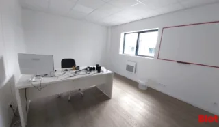  BUREAUX SAINT-MELOIR-DES-ONDES 510 m²