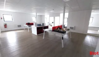  BUREAUX SAINT-MELOIR-DES-ONDES 510 m²