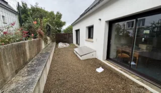  BUREAUX 100 m² CAUDAN